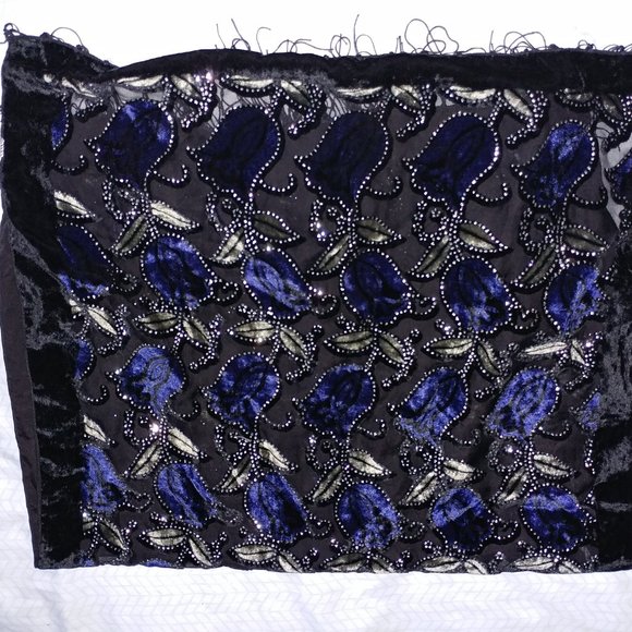 Blue Velvet Floral Pattern Scarf - Picture 8 of 9
